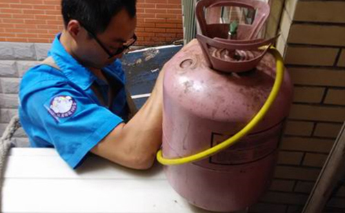 望京空調加氟上門電話