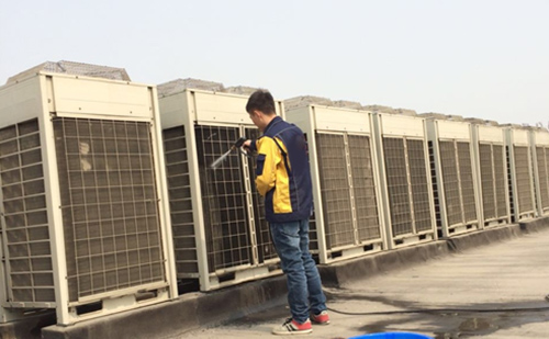 空調(diào)蒸發(fā)箱清洗一次多少錢_洗得干凈